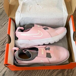 Nike Kids Pink Slip-On Flex Runner Sneakers- new 2.5Y